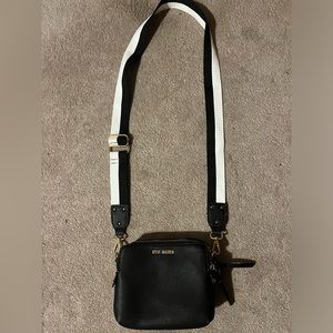 Steve Madden Triple pocket cross body purse